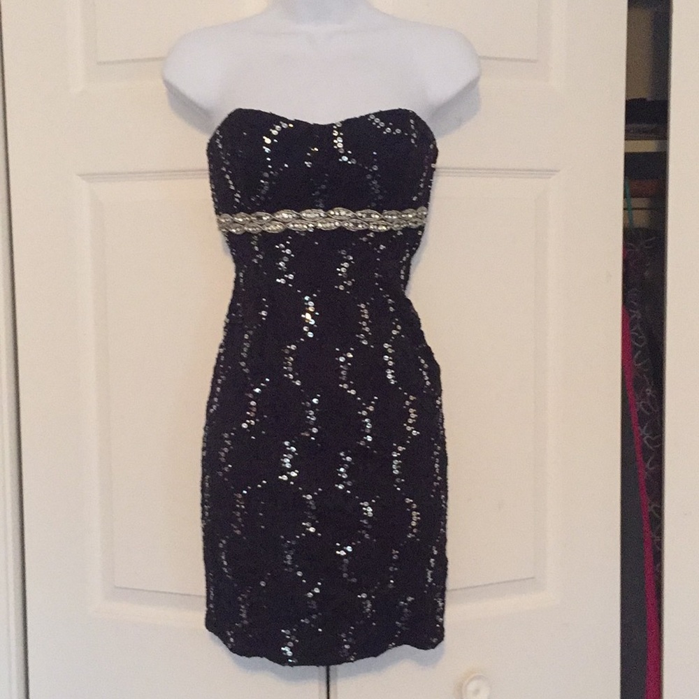 Strapless Bodycon Cocktail Semi Dress